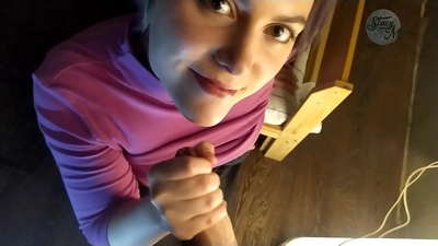 Lazim lucah rumah Rusia dengan plot batang dan tegukan dalam yang baik